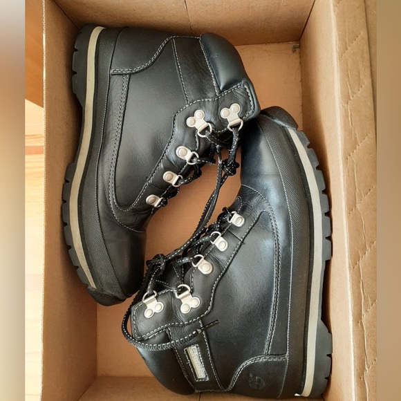 Vintage Timberland Boots - Picture 2 of 13